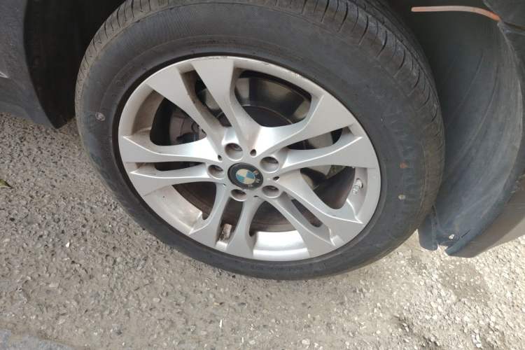 Used BMW X3 2009 xDrive25i Luxury Plus Model Right Front Wheel Hub