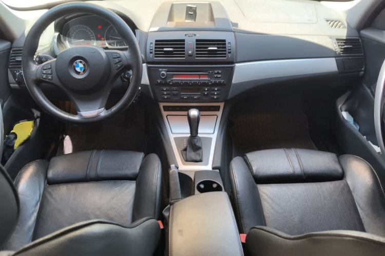 Used BMW X3 2009 xDrive25i Luxury Plus Model Center Console