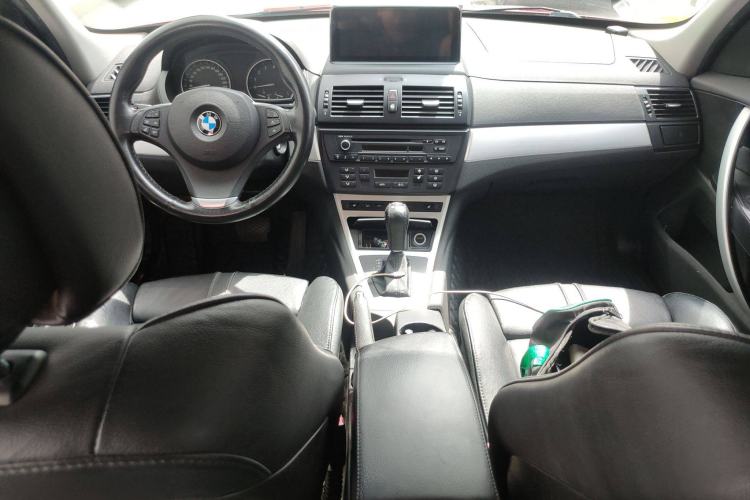Used BMW X3 2009 xDrive25i Luxury Plus Model Center Console