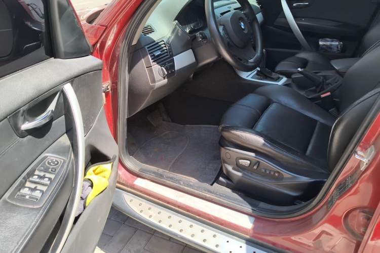 Used BMW X3 2009 xDrive25i Luxury Plus Model Driver Seat