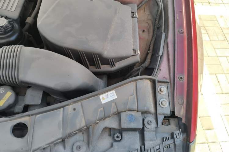 Used BMW X3 2009 xDrive25i Luxury Plus Model Engine Bay Left
