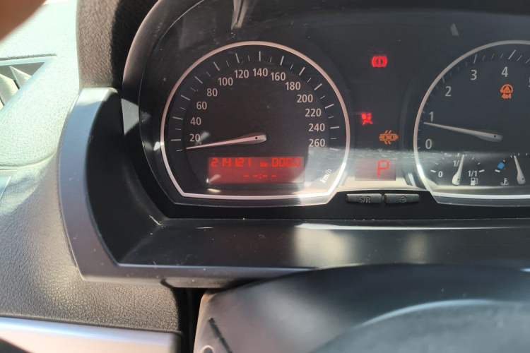 Used BMW X3 2009 xDrive25i Luxury Plus Model Odometer Close Up