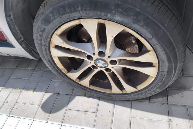 Used BMW X3 2009 xDrive25i Luxury Plus Model Right Front Wheel Hub