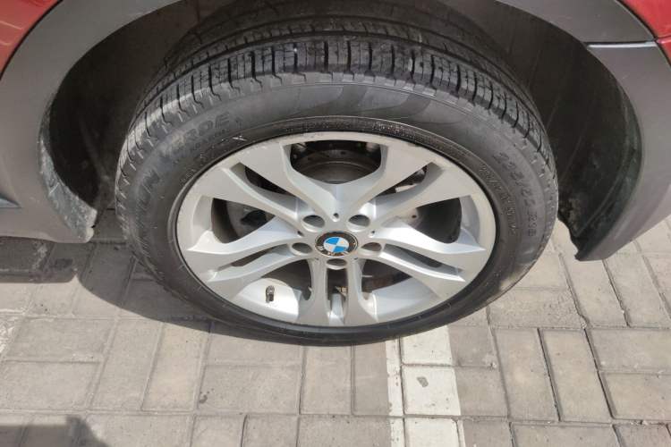 Used BMW X3 2009 xDrive25i Luxury Plus Model Right Front Wheel Hub