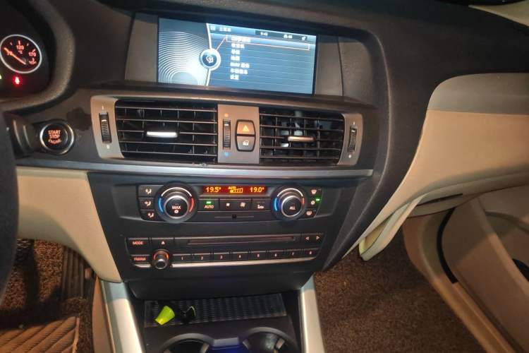 Used BMW X3 2011 xDrive28i Leading Model Audio And AC Panel
