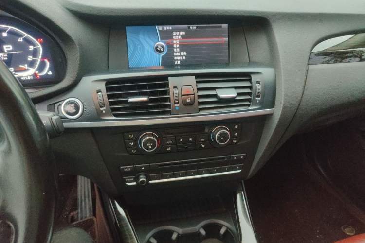 Used BMW X3 2011 xDrive28i Luxury Model Audio And AC Panel