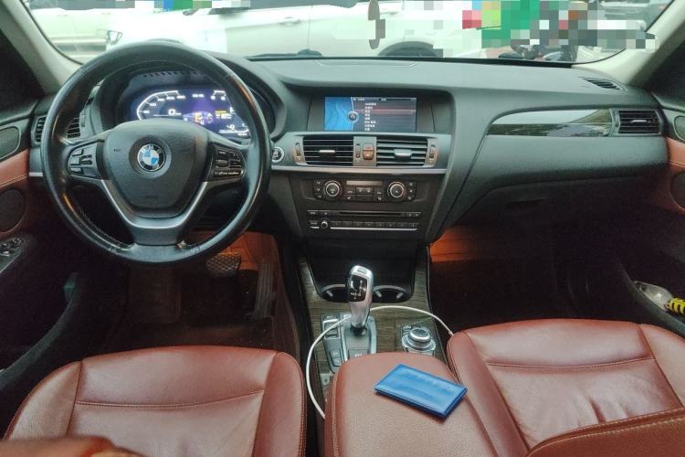 Used BMW X3 2011 xDrive28i Luxury Model Center Console