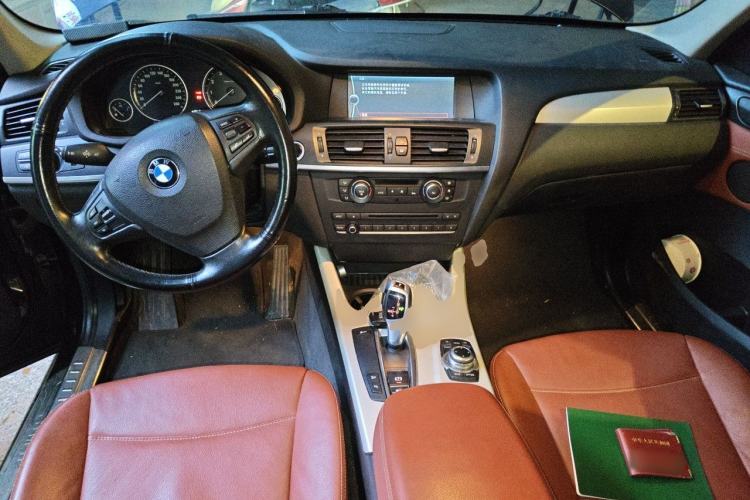 Used BMW X3 2011 xDrive28i Leading Model Center Console
