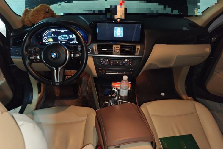 Used BMW X3 2011 xDrive28i Luxury Model Center Console