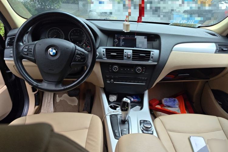Used BMW X3 2011 xDrive28i Leading Model Center Console