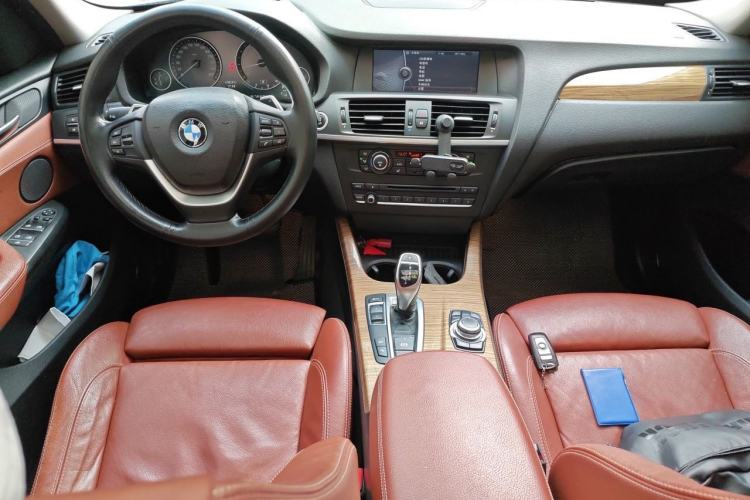 Used BMW X3 2011 xDrive35i Luxury Model Center Console