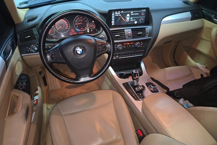 Used BMW X3 2011 xDrive28i Leading Model Center Console