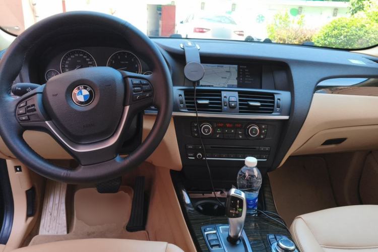 Used BMW X3 2011 xDrive28i Luxury Model Center Console