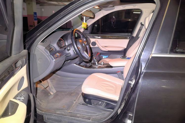Used BMW X3 2011 xDrive28i Luxury Model Driver Seat