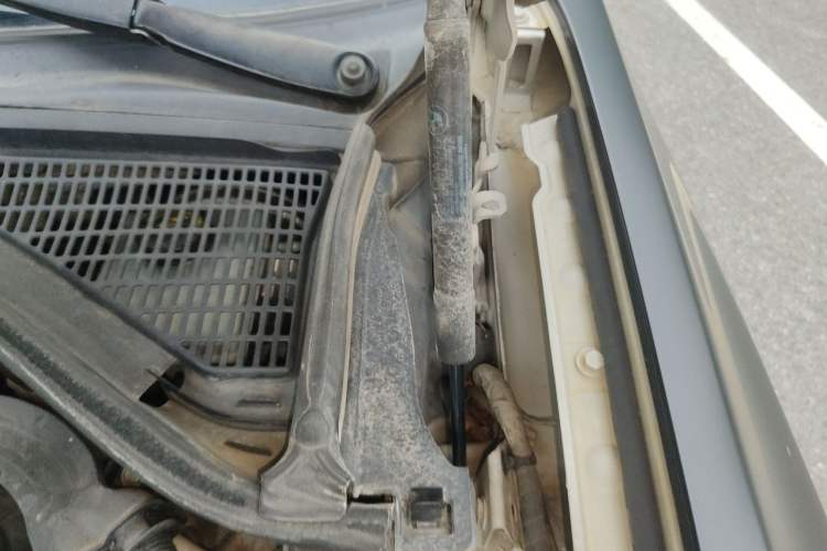 Used BMW X3 2011 xDrive28i Luxury Model Engine Bay Left