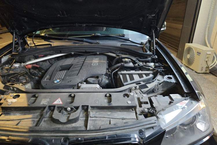 Used BMW X3 2011 xDrive28i Leading Model Engine Bay Left