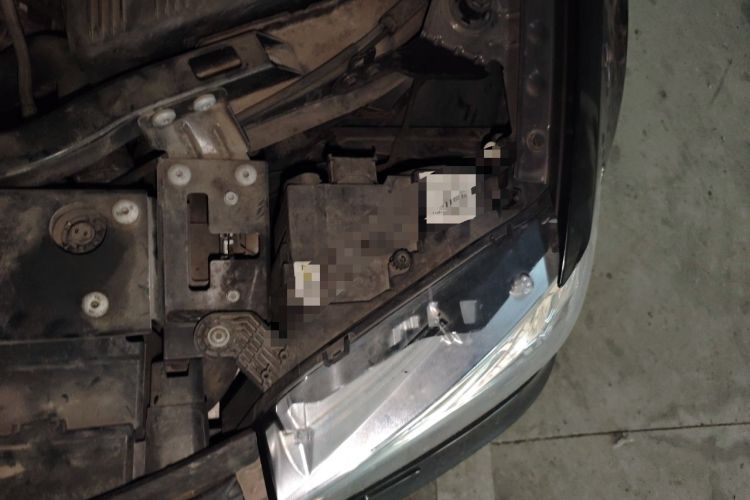 Used BMW X3 2011 xDrive28i Luxury Model Engine Bay Left
