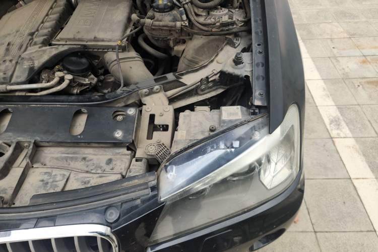 Used BMW X3 2011 xDrive35i Luxury Model Engine Bay Left