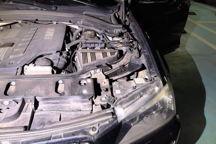 Used BMW X3 2011 xDrive28i Luxury Model Engine Bay Left