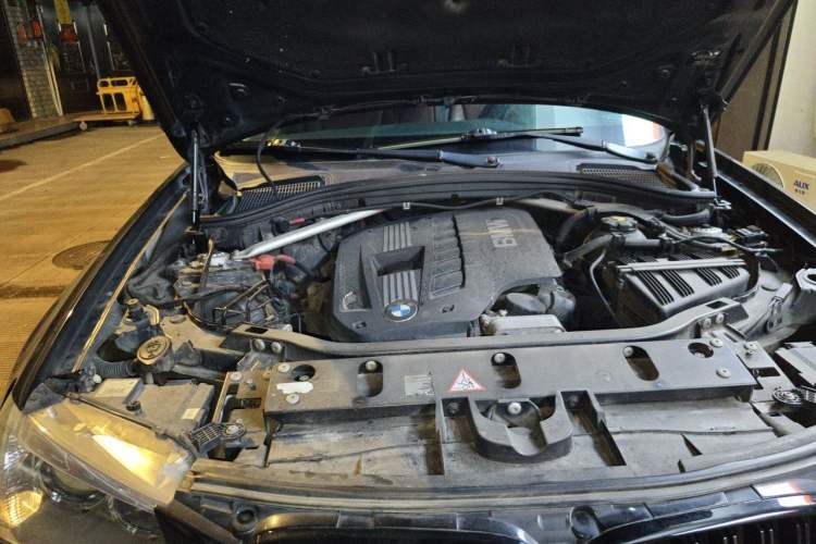 Used BMW X3 2011 xDrive28i Leading Model Engine Bay Right
