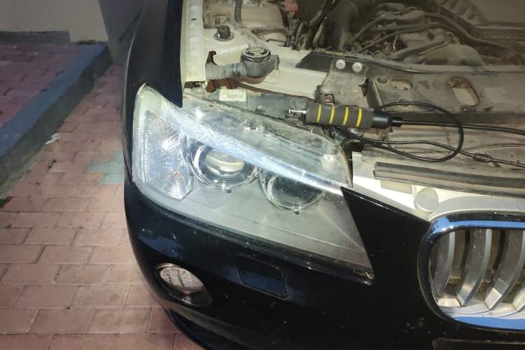 Used BMW X3 2011 xDrive35i Luxury Model Engine Bay Right