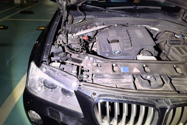 Used BMW X3 2011 xDrive28i Luxury Model Engine Bay Right