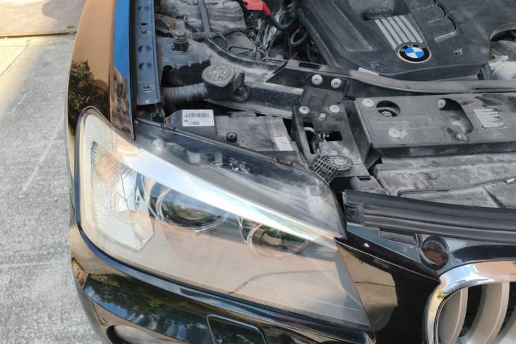 Used BMW X3 2011 xDrive28i Luxury Model Engine Bay Right