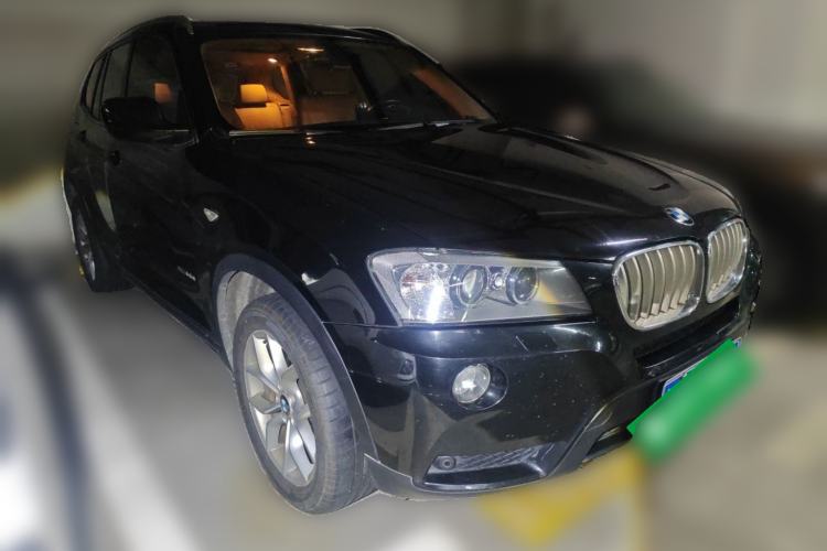 Used BMW X3 2011 xDrive28i Leading Model Front Right 45 Deg
