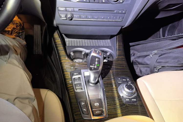 Used BMW X3 2011 xDrive28i Luxury Model Gear Lever