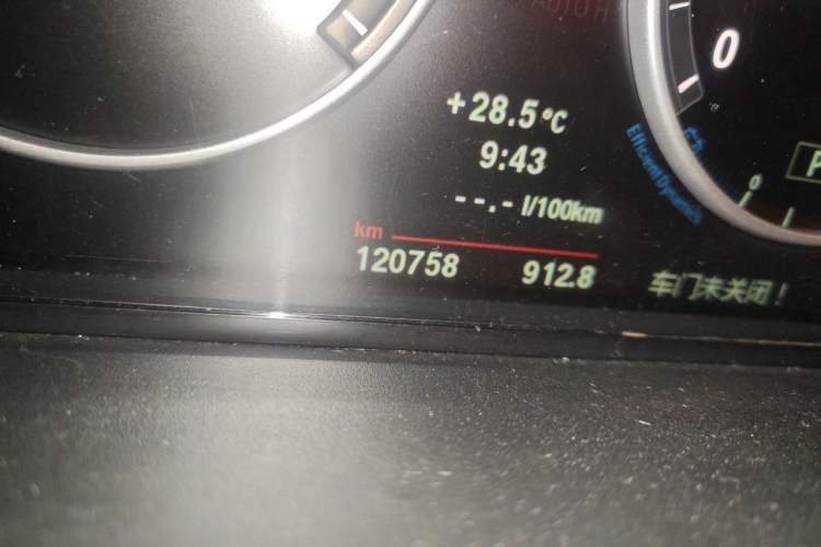 Used BMW X3 2011 xDrive28i Leading Model Odometer Close Up