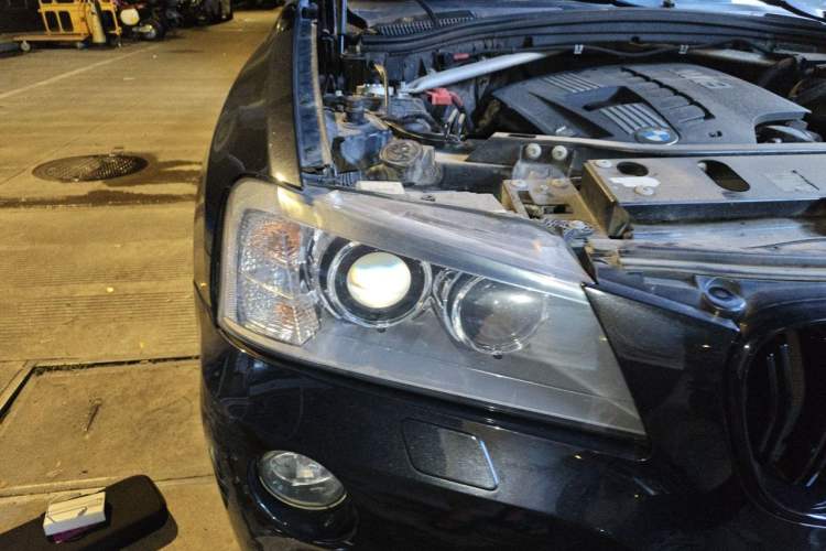 Used BMW X3 2011 xDrive28i Leading Model Right Front Headlight