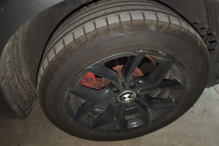 Used BMW X3 2011 xDrive28i Luxury Model Right Front Wheel Hub