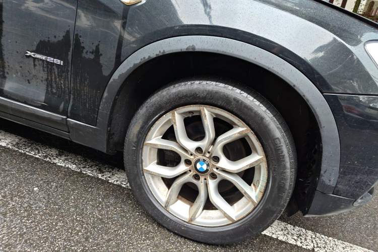 Used BMW X3 2011 xDrive28i Leading Model Right Front Wheel Hub