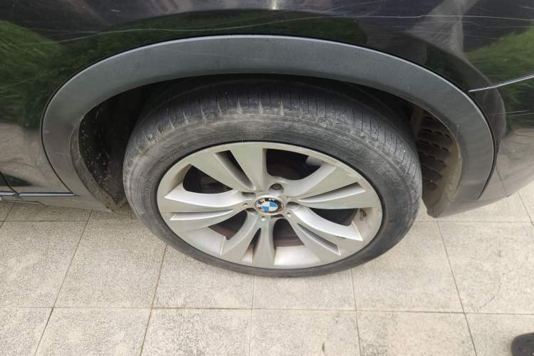 Used BMW X3 2011 xDrive35i Luxury Model Right Front Wheel Hub