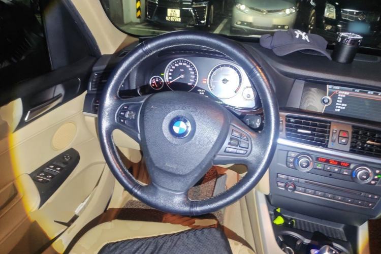 Used BMW X3 2011 xDrive28i Leading Model Steering Wheel