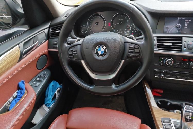 Used BMW X3 2011 xDrive35i Luxury Model Steering Wheel