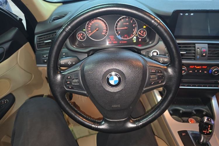 Used BMW X3 2011 xDrive28i Leading Model Steering Wheel