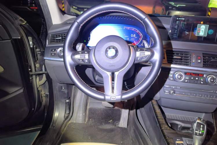 Used BMW X3 2011 xDrive28i Luxury Model Steering Wheel