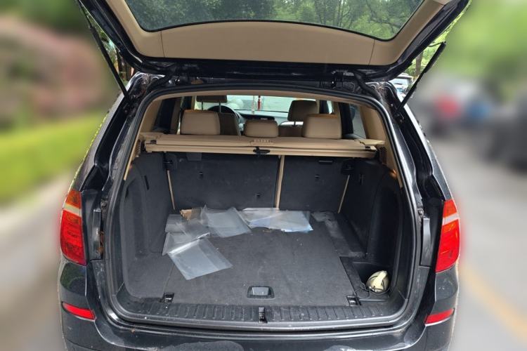 Used BMW X3 2011 xDrive28i Leading Model Trunk