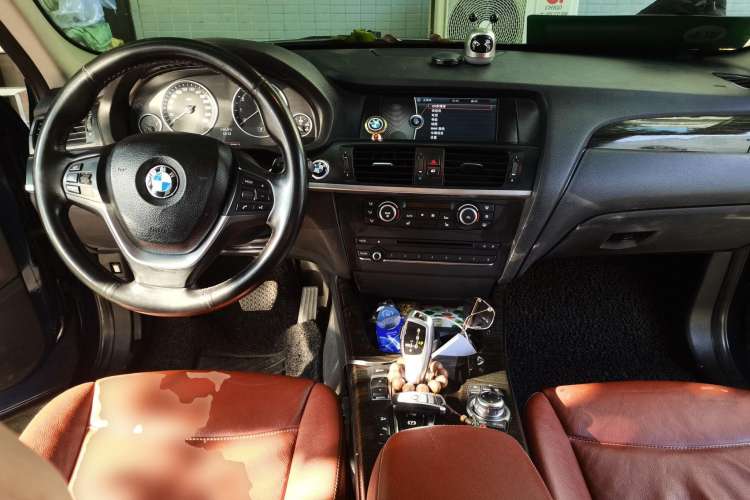 Used BMW X3 2011 xDrive28i Luxury Model Center Console