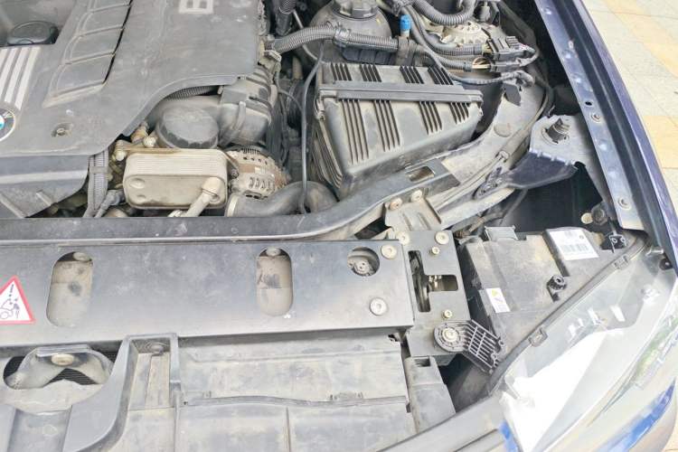 Used BMW X3 2011 xDrive28i Leading Model Engine Bay Left