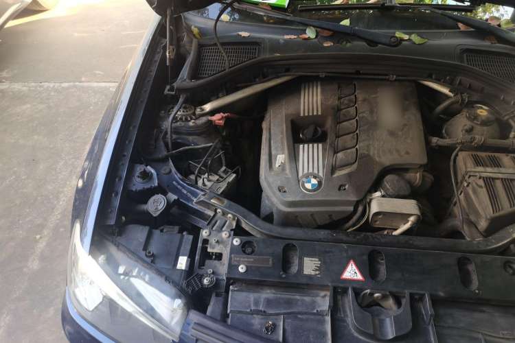 Used BMW X3 2011 xDrive28i Luxury Model Engine Bay Right
