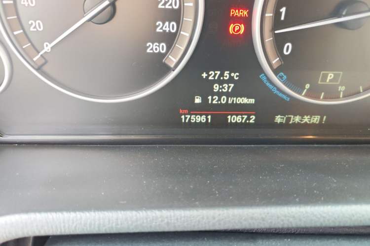 Used BMW X3 2011 xDrive28i Leading Model Odometer Close Up