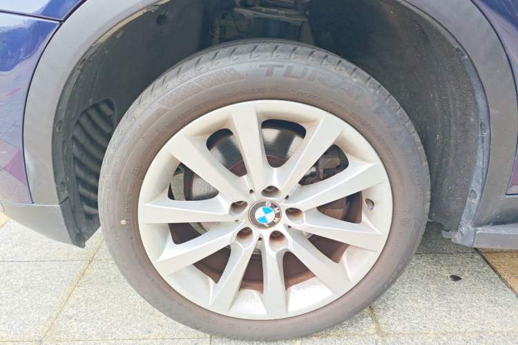 Used BMW X3 2011 xDrive28i Leading Model Right Front Wheel Hub