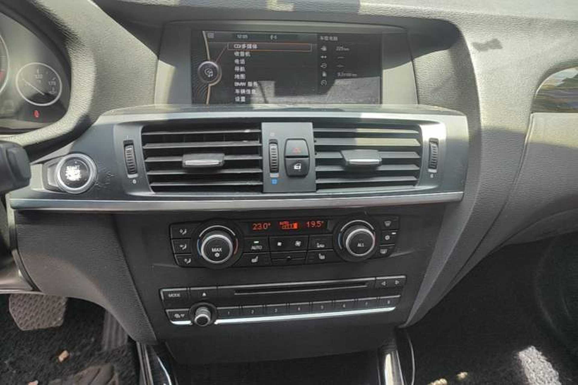 Used BMW X3 2011 xDrive28i Luxury Model Audio And AC Panel