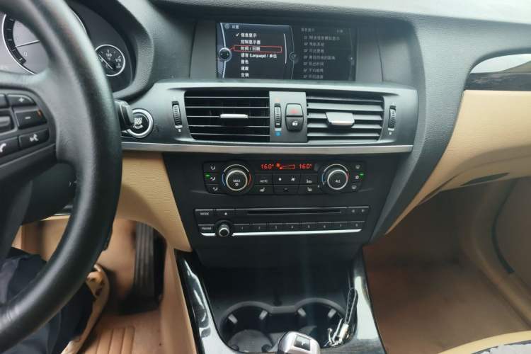 Used BMW X3 2011 xDrive28i Luxury Model Audio And AC Panel