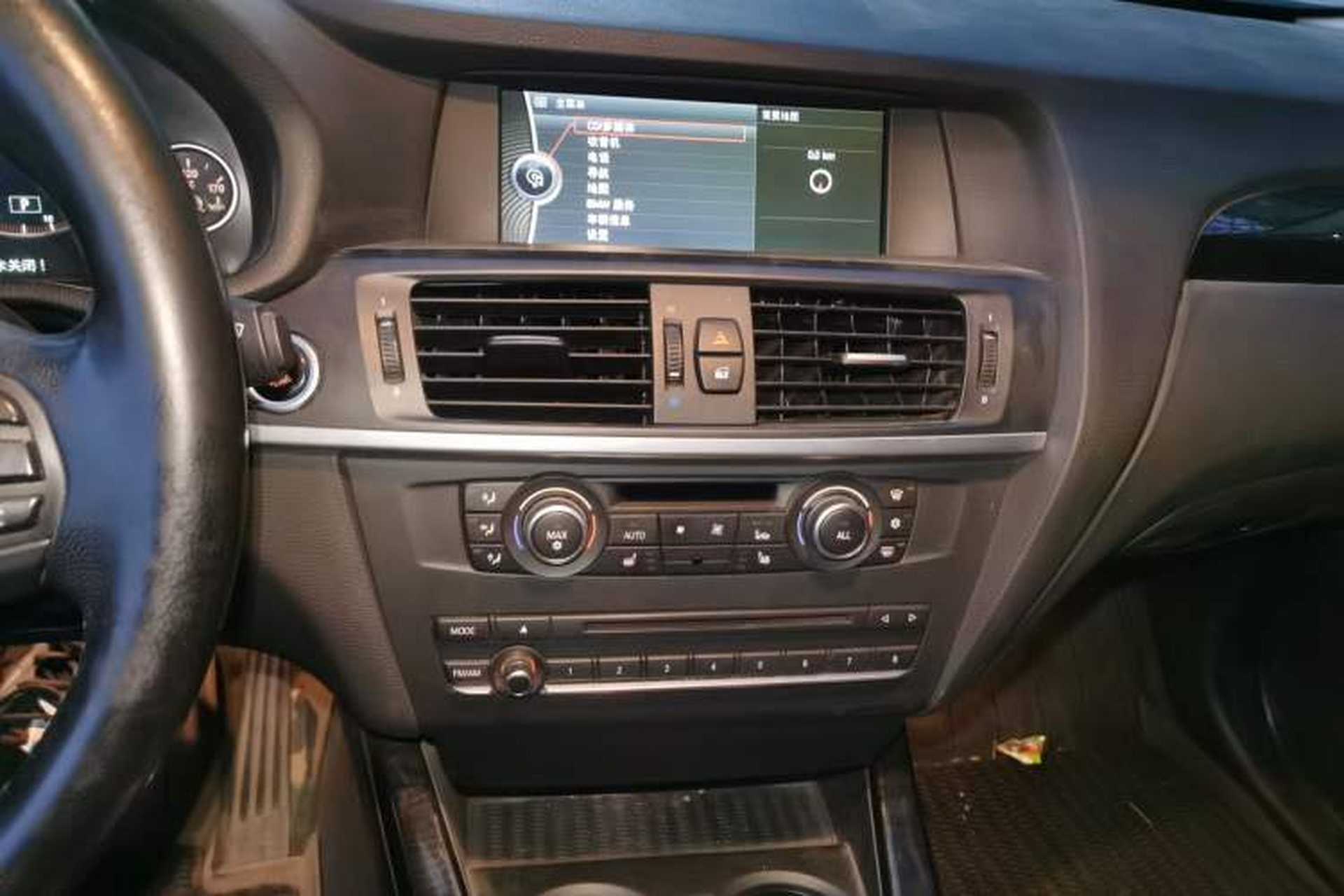 Used BMW X3 2011 xDrive28i Luxury Model Audio And AC Panel