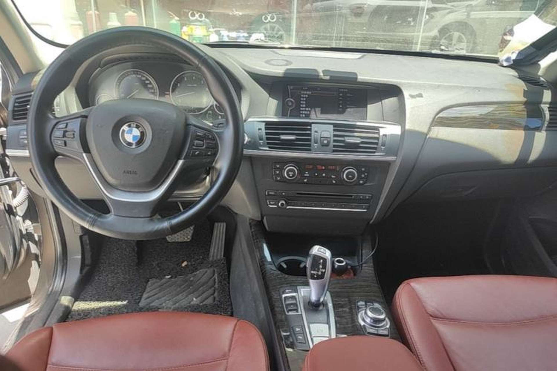 Used BMW X3 2011 xDrive28i Luxury Model Center Console