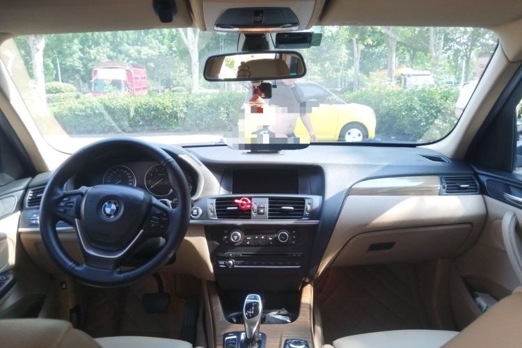 Used BMW X3 2011 xDrive35i Luxury Model Center Console