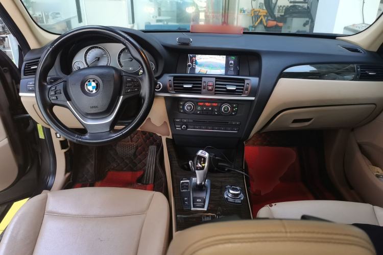 Used BMW X3 2011 xDrive28i Luxury Model Center Console